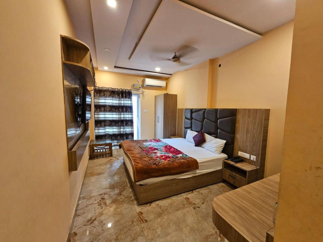 Hotel Aditya Inn - Varanasi — Photos 3